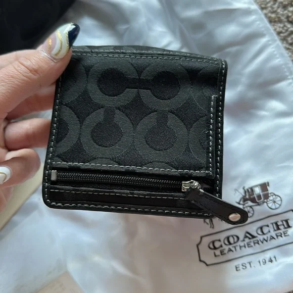 COACH SIGNATURE COLLECTION!!!! Purse and WALLET DUO! - Picture 16 of 17